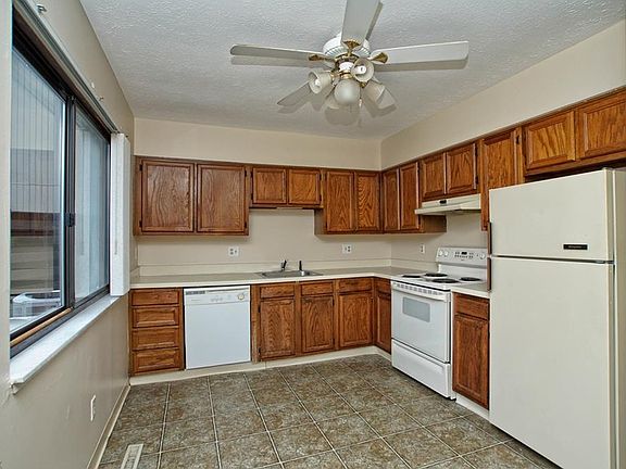 4th image of 9681 Abbeyshire Way Unit 9681