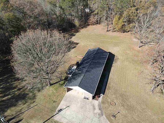 2nd image of 212 Dogwood Dr