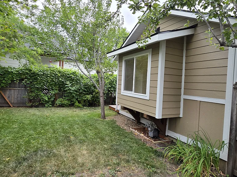 908 W Beall St — Photo 15