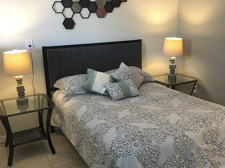 Colonial Drive Apartments — Photo 12
