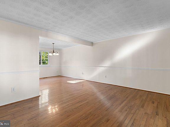 5th image of 13009 Farthingale Dr