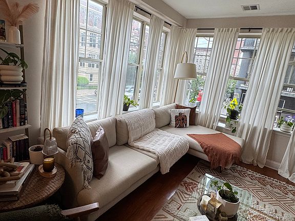 2nd image of 4401 Park Ave APT 2E