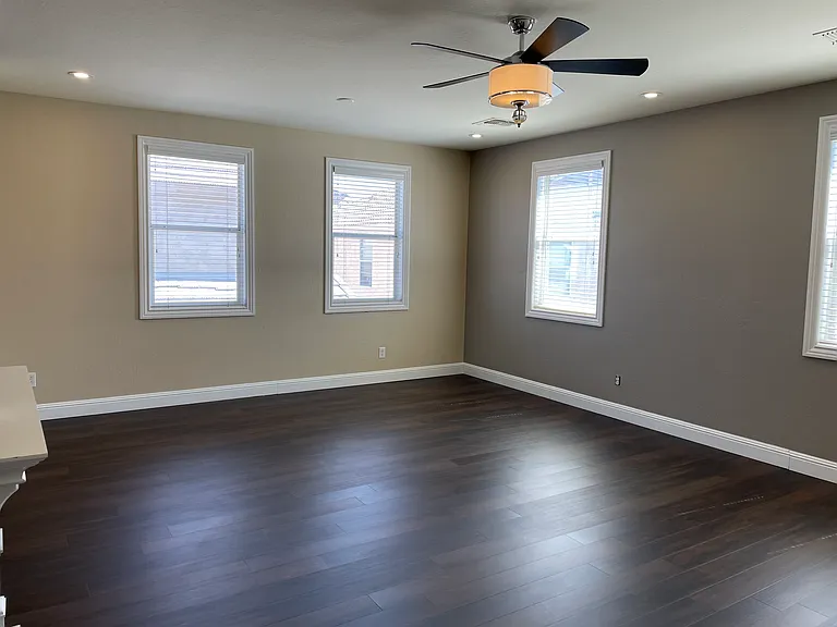5217 W Fulton St — Photo 5