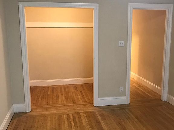 4th image of 920 Van Ness Ave APT 1