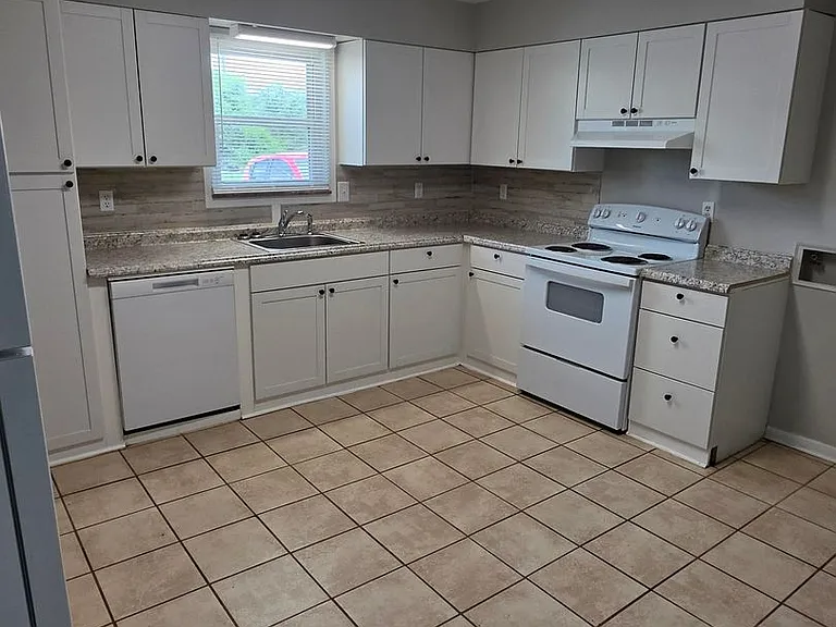144 Orchard Rd — Photo 3