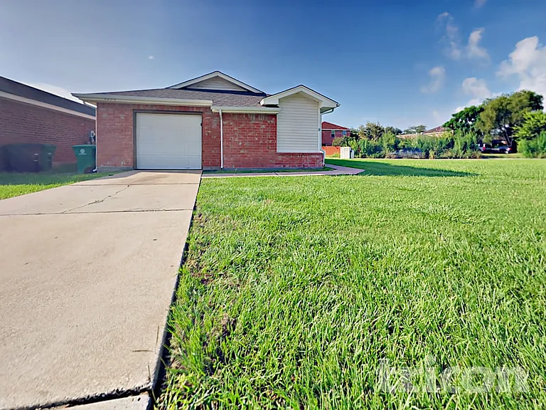 3239 Kelling St — Photo 3