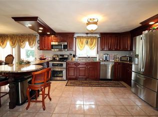 4 Linwood Dr, Johnston, RI 02919