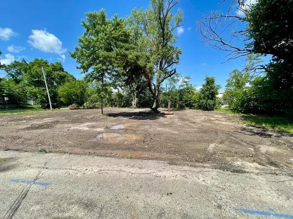 1418 E Vine St, Des Moines, IA 50316
