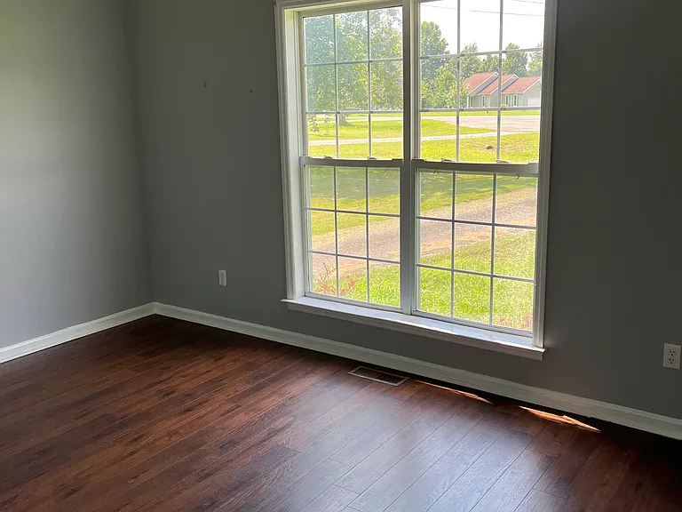 17 Long Meadow Dr — Photo 2