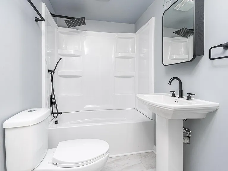 1802 N Talbott St #1 — Photo 11
