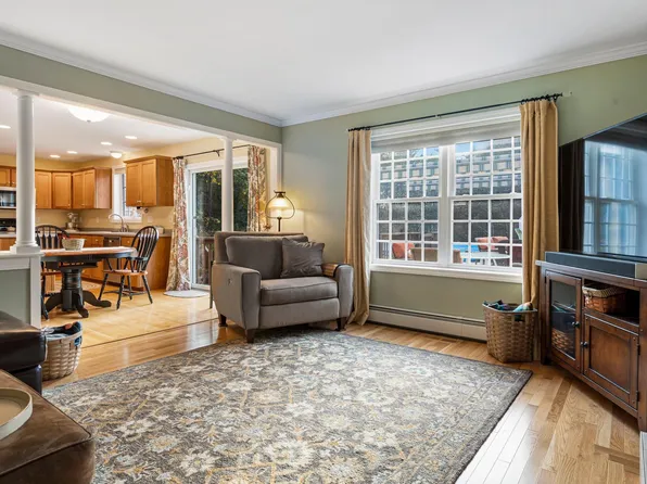 35 Maverick Drive, Auburn, NH 03032