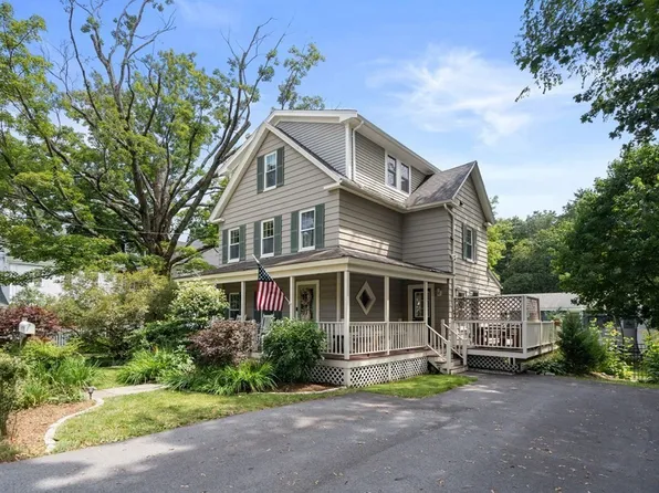 26 Glendale St, Maynard, MA 01754