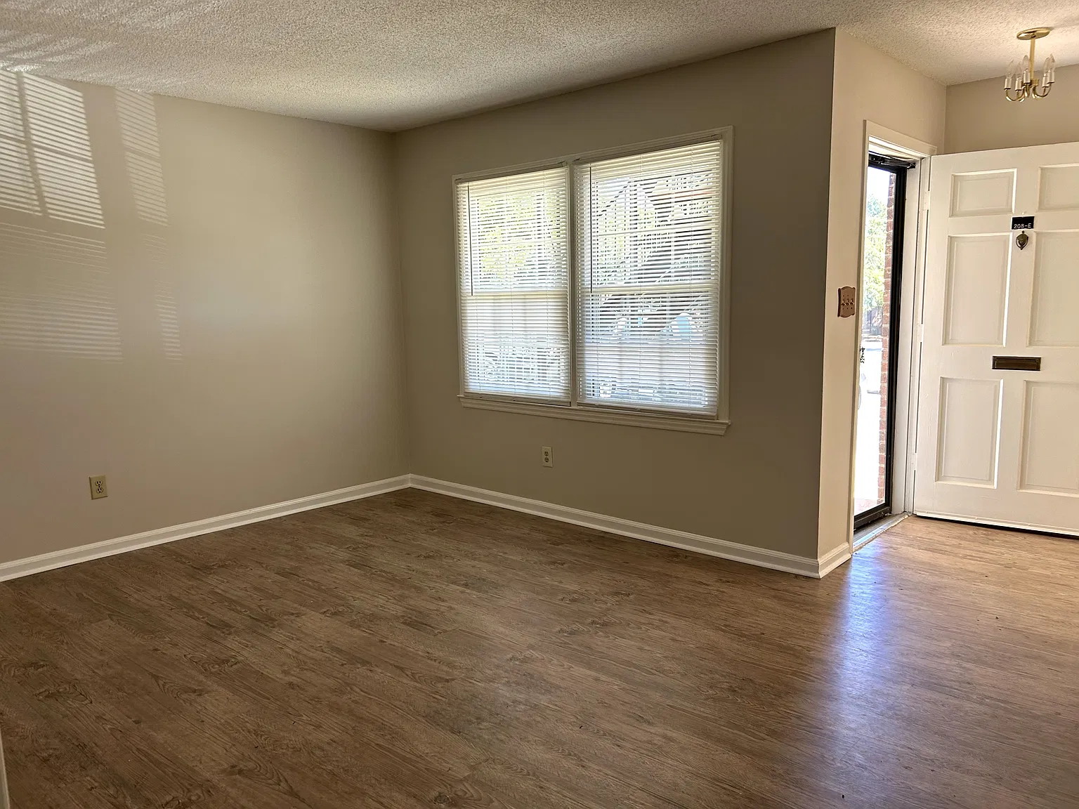 1 bed, 756 sqft, $900 — Photo 1