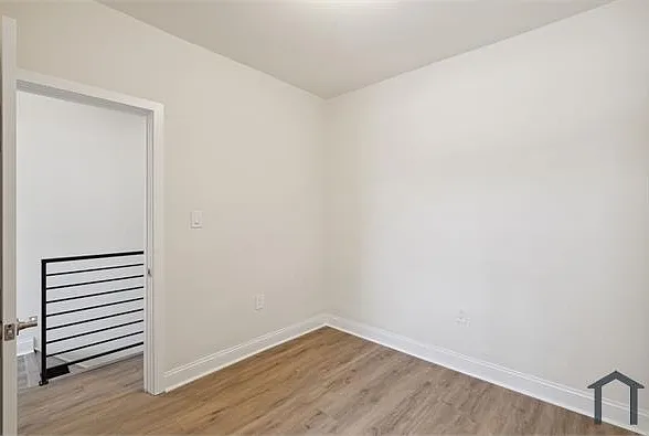 1814 S Taylor St — Photo 13