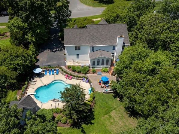 8387 Maryland Rd, Pasadena, MD 21122