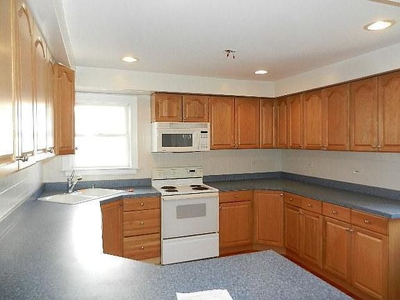 4th image of 2329 N 77th Ct