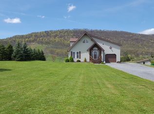 155 Twin Oaks Dr, Maysville, WV 26833