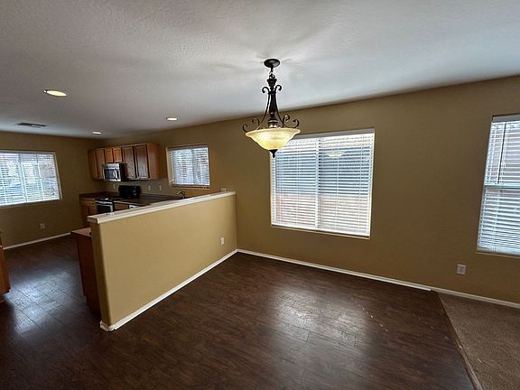 5th image of 15446 W Mercer Ln