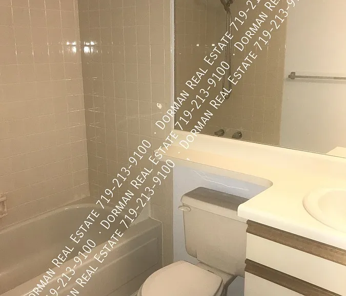 7931 Lexington Park Dr — Photo 10