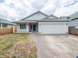 34 Grace St, Lebanon, OR 97355