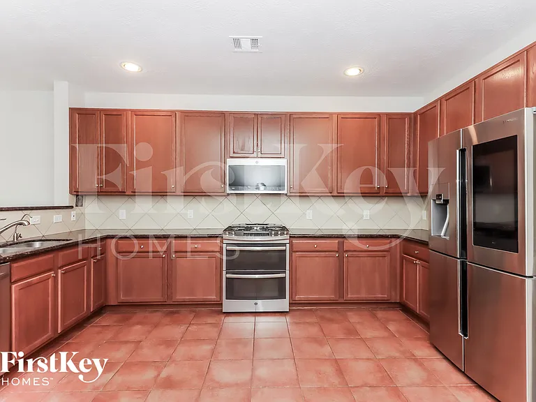 16302 Stable Manor Ln — Photo 5