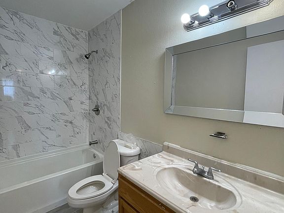 4th image of 3409 Kent Ave #1