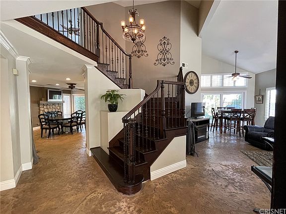 3rd image of 28403 Applewood Ln