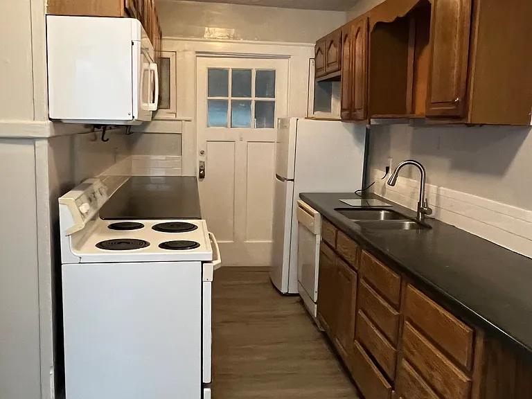 790 N Evelyn Pl NW — Photo 10