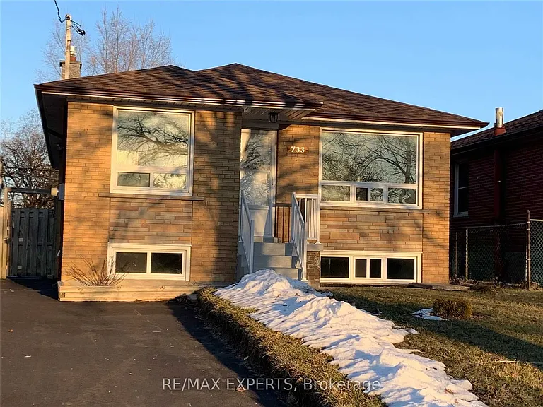 733 Markham Rd — Photo 3