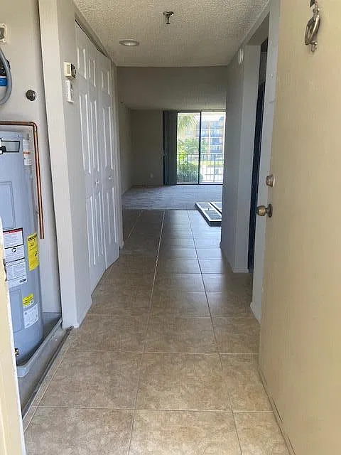 2 bed, 2.0 bath, 1200 sqft, $2,000 — Photo 3