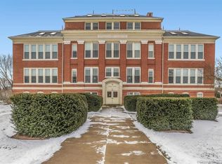 6 School St APT 18, Mystic, CT 06355