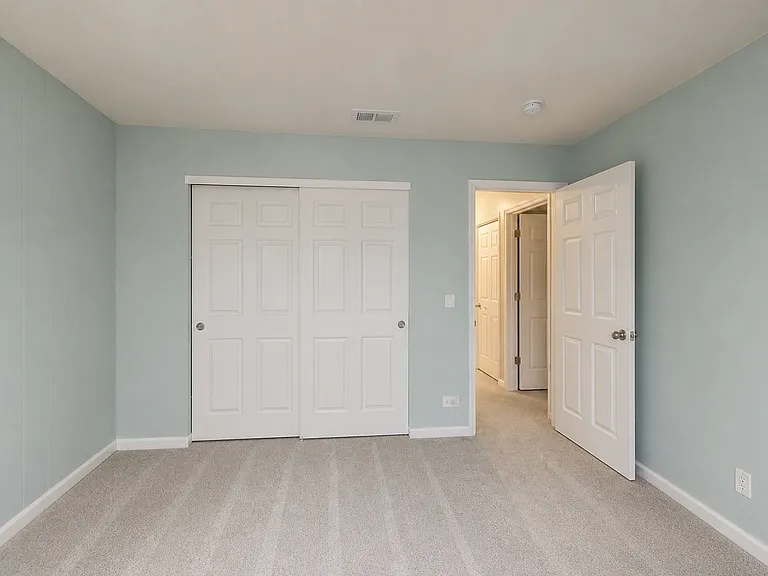 410 Town Center Blvd — Photo 7