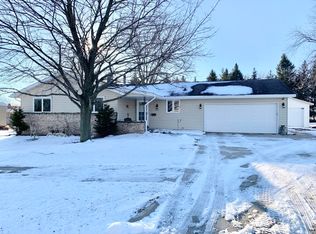 321 Clinton St, Kewaskum, WI 53040