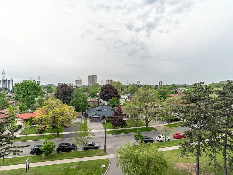 310 Niska Rd — Photo 14