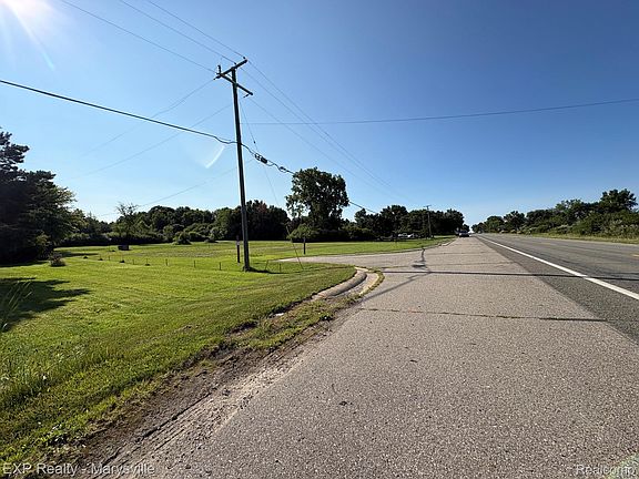 5th image of 8422 Brockway Rd