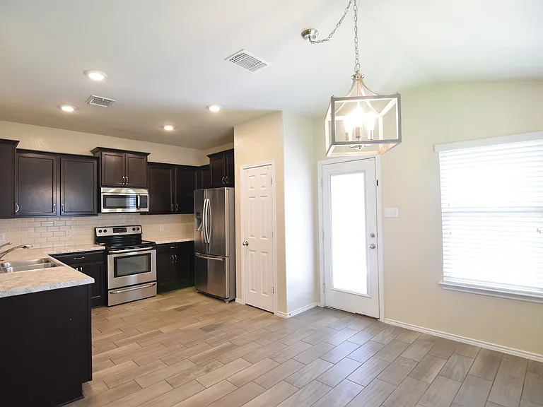 1411 Amber Dawn Dr — Photo 5