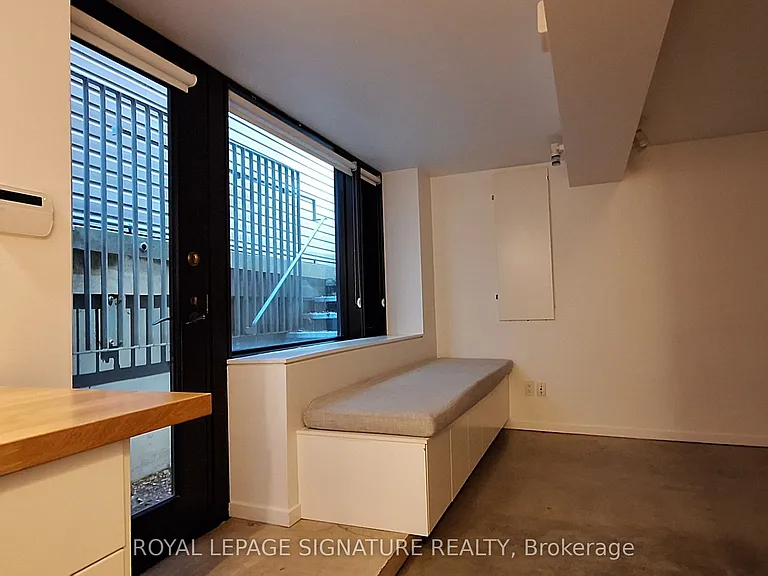379 Berkeley St #LOWER — Photo 8