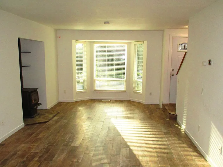 33124 E Lake Holm Dr SE — Photo 4