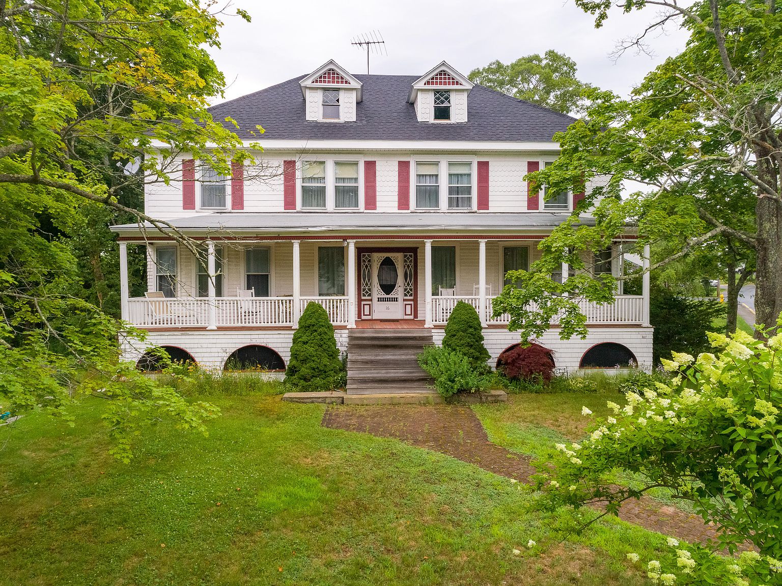 16 Eastern Ave, Boothbay Harbor, ME 04538 Zillow