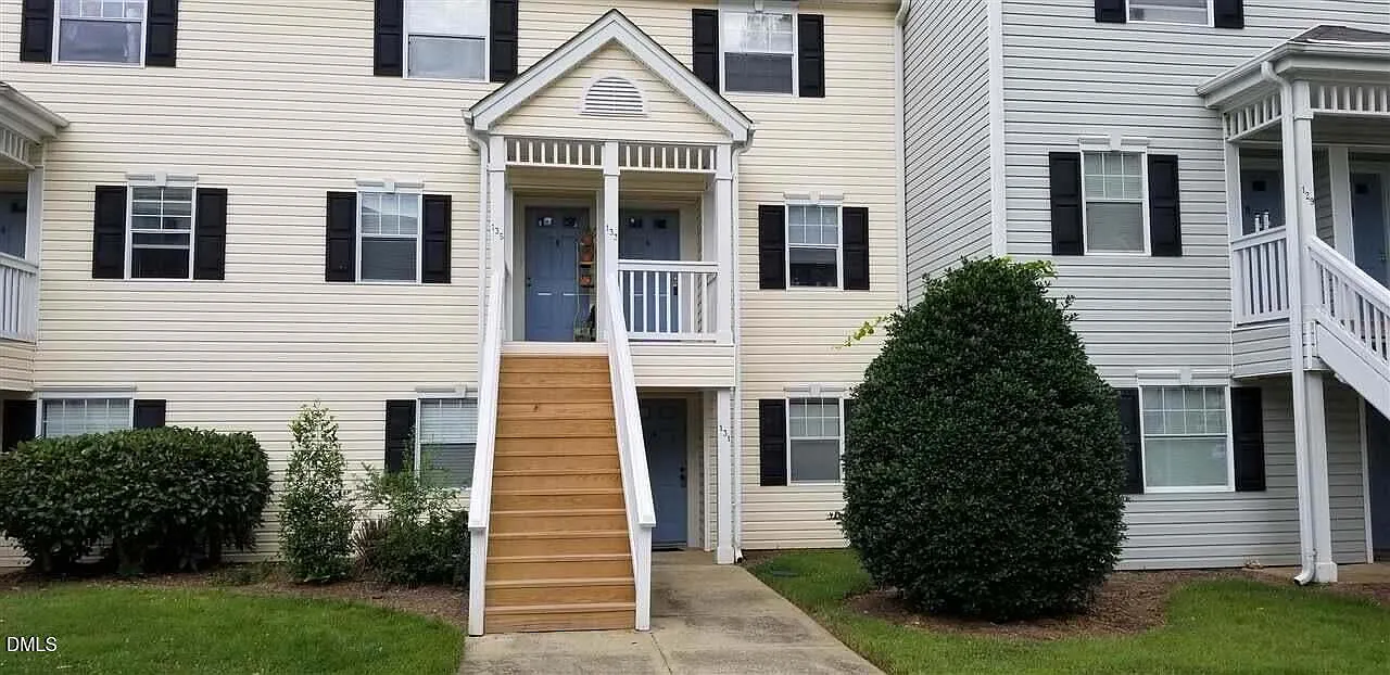 2 bed, 2.5 bath, 1168 sqft, $1,300 — Photo 1