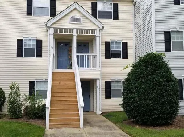 131 Kingsbury Dr, Chapel Hill, NC 27514