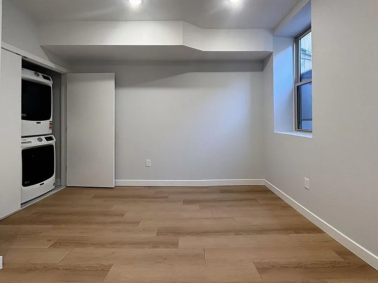 4217 Mantua Ave — Photo 4