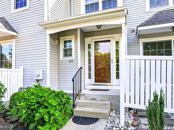 2nd image of 322 Eagle Ct #206