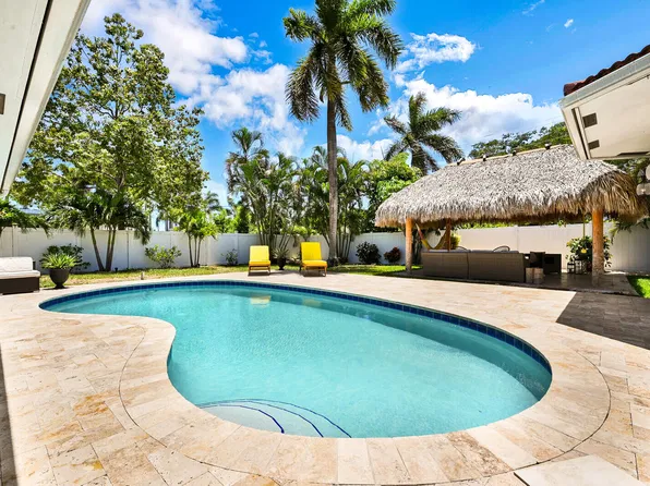 904 SE 12th St, Deerfield Beach, FL 33441