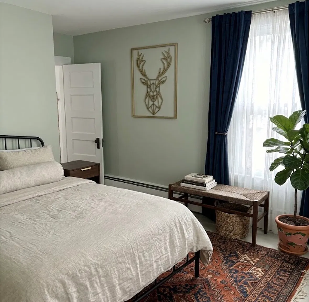 9 bed, 5000 sqft, $1,000 — Photo 4