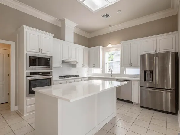 825 Wordsworth Dr, Baton Rouge, LA 70810