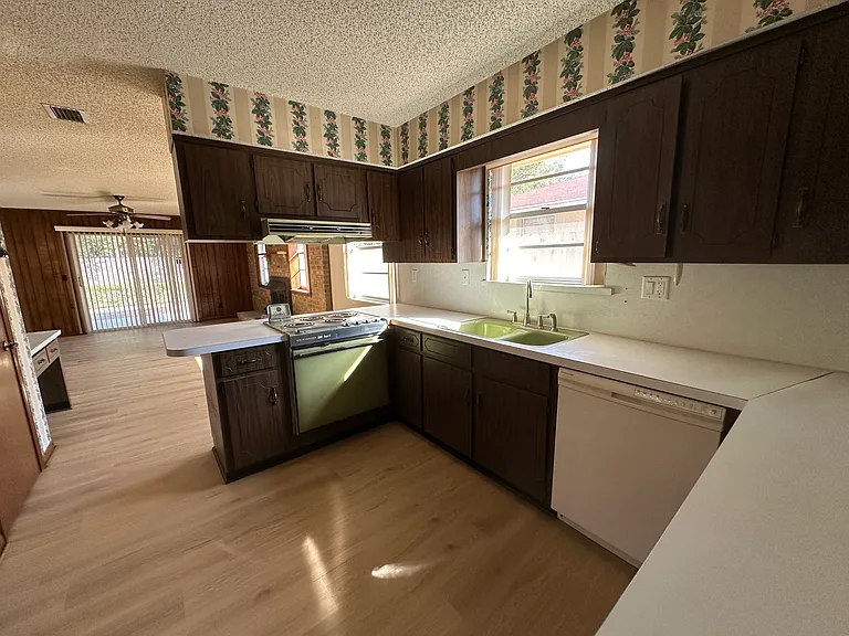 3225 Sabal Palm Dr — Photo 27