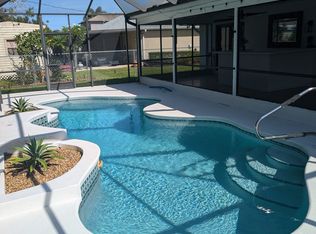 430 SE Calmoso Dr, Port Saint Lucie, FL 34983