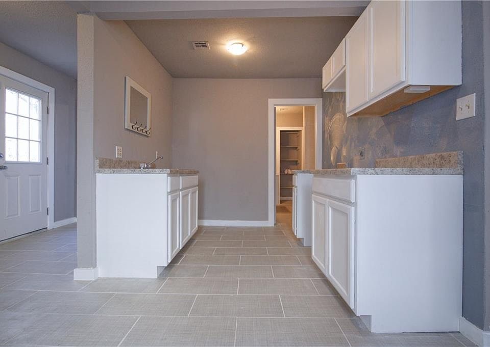 1st image of 2138 N Prospect Ave