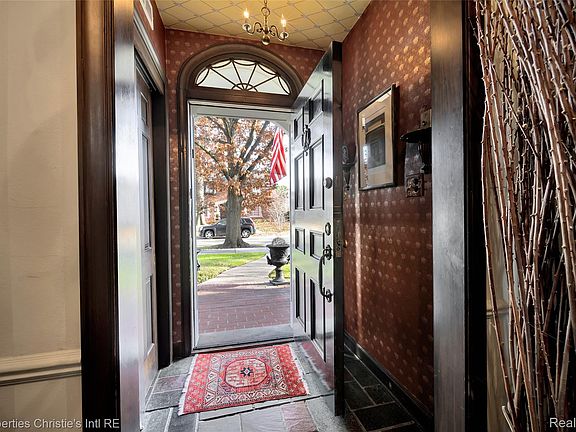 2nd image of 19635 Shrewsbury Rd